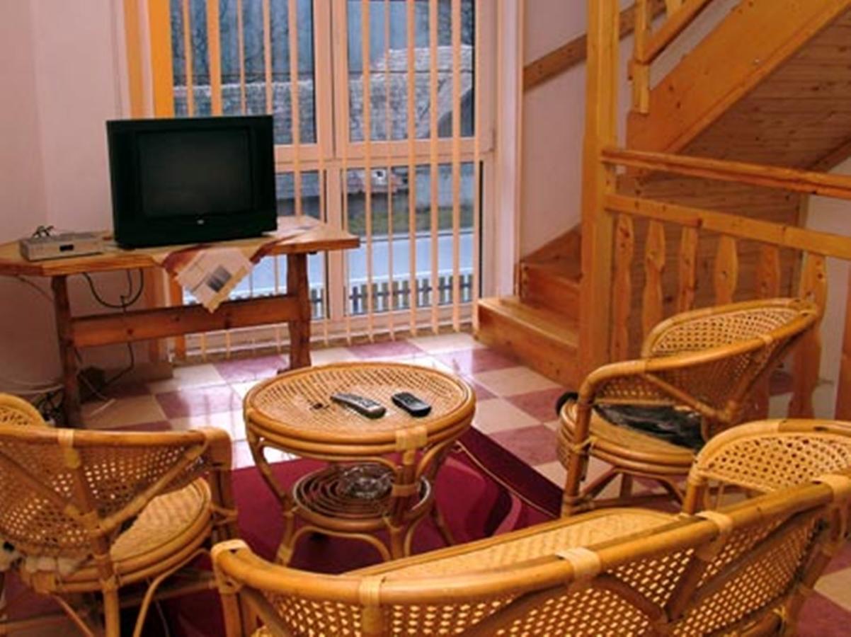 Motel Pod Stromisom Vlachovo Ngoại thất bức ảnh