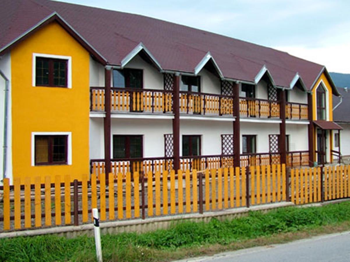 Motel Pod Stromisom Vlachovo Ngoại thất bức ảnh